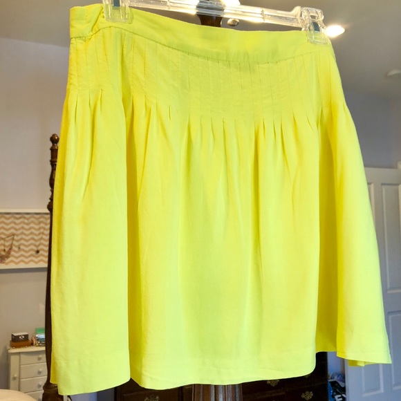 Gap bright yellow skirt - Picture 3 of 5